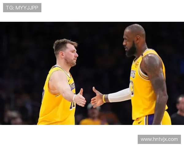 湖人连胜鹈鹕 东契奇三双勒布朗贡献全能